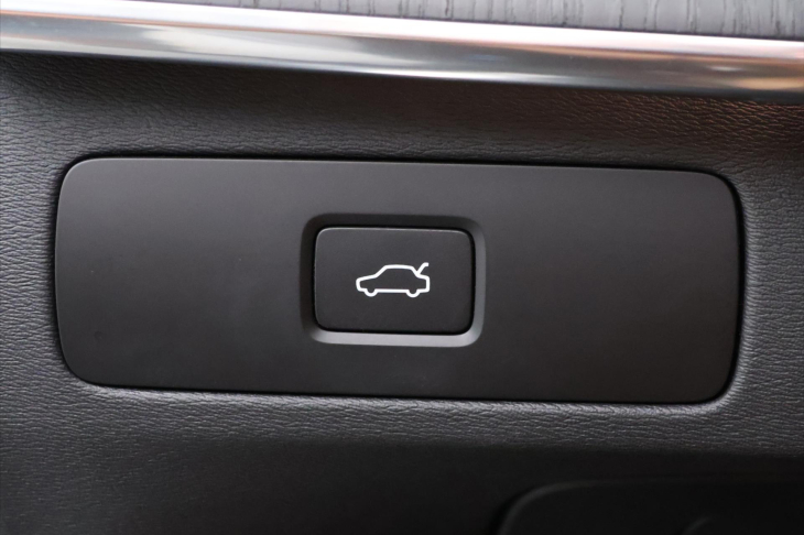 Volvo XC90 2,0 B5 173kW AWD Plus Bright CZ DPH