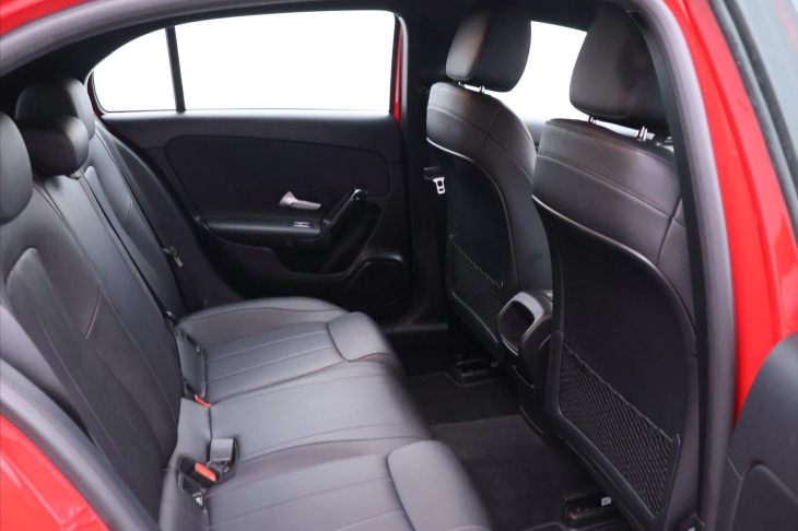 Mercedes-Benz Třídy A 1,5 180d CZ