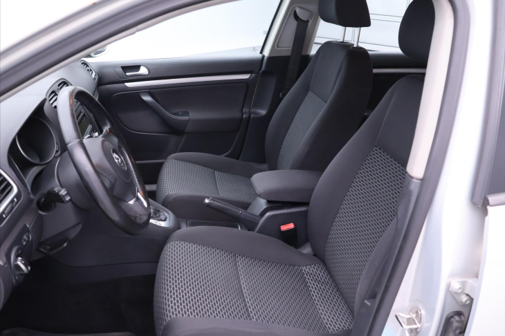 Volkswagen Golf Variant 1,6 TDI 77kW DSG Aut.klima CZ