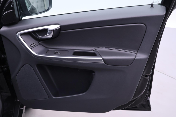 Volvo XC60 2,4 D5 162kW Aut. AWD Momentum