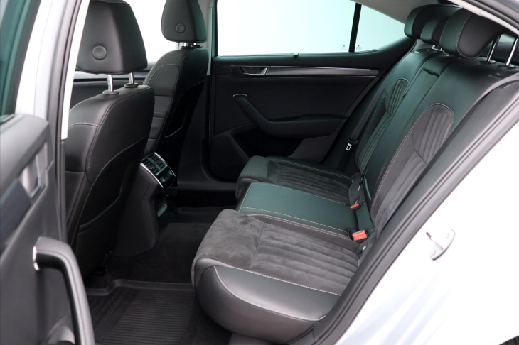 Škoda Superb 1,4 TSI 160kW Style DSG DPH iV
