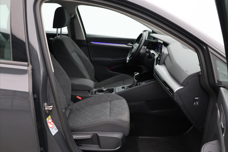 Volkswagen Golf 1,0 TSI 81KW LIFE Aut.klima CZ