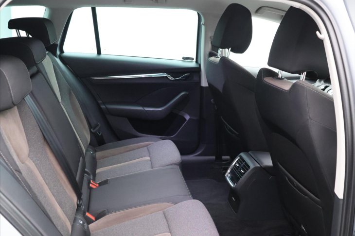 Škoda Octavia 2,0 TDI DSG 4x4 CZ Scout DPH