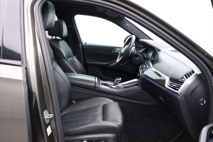 BMW X6 3,0 294kW M50d M-Paket DPH
