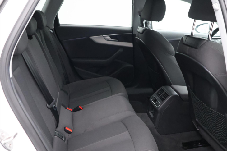 Audi A4 1,4 TFSI 110kW Aut. serv.kn.