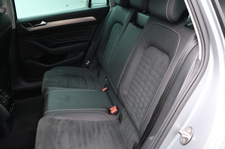 Volkswagen Passat 2,0 TDI 110kW Elegance DSG DPH