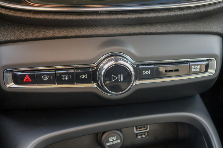 Volvo XC40 2,0 D4 AWD Panorama Tažné