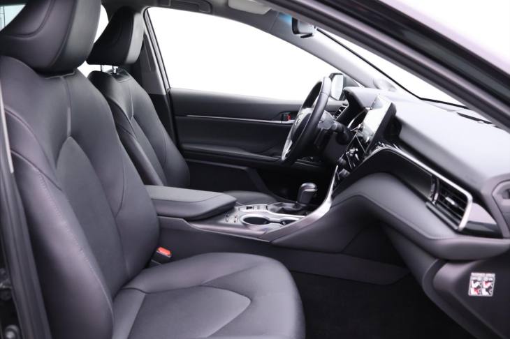 Toyota Camry 2,5 HEV Aut. CZ Executive DPH