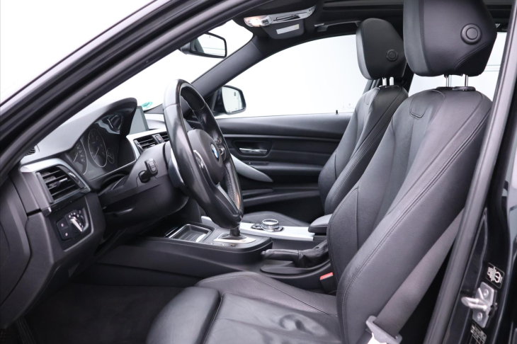 BMW Řada 3 3.0 330d xDrive 190kW Touring