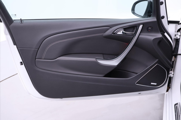 Opel Astra 2,0 T OPC 206kW Aut.klima