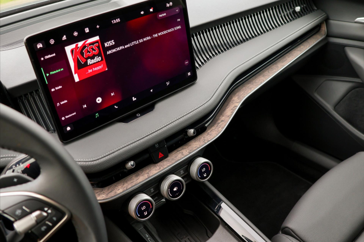 Škoda Superb 2,0 TDI DSG Laurin&Klement DPH