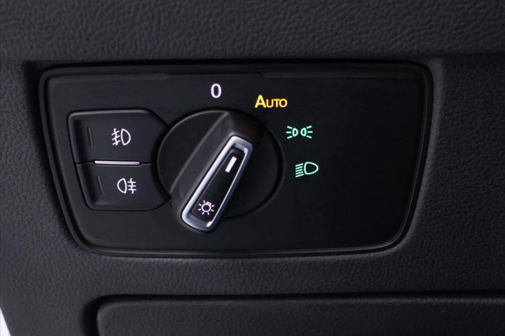 Volkswagen Passat 2,0 TDI DSG Business 1.Maj DPH