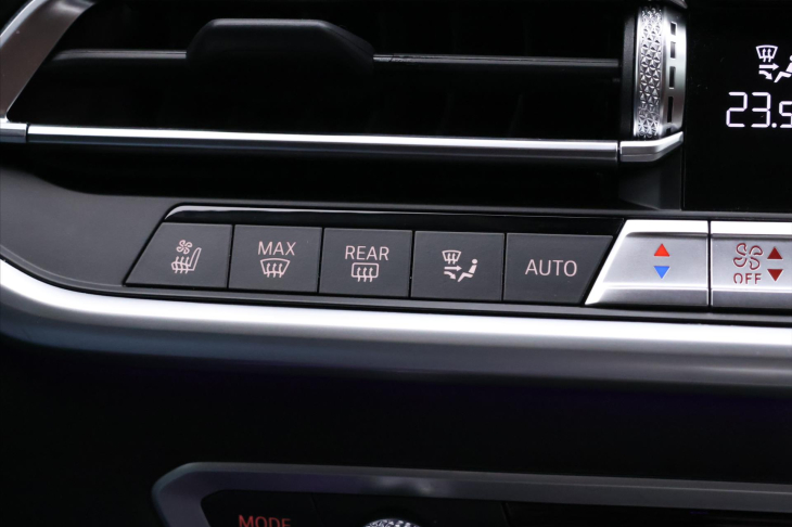 BMW X5 3,0 210kW XDrive30d CZ DPH