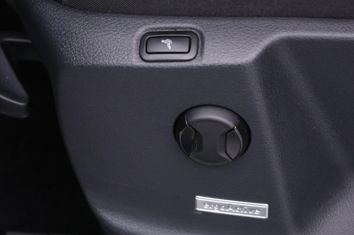 Volkswagen Touran 2,0 TDI DSG CZ Highline 7-Míst