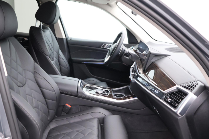 BMW X5 3,0 50e xDrive 230kW CZ DPH