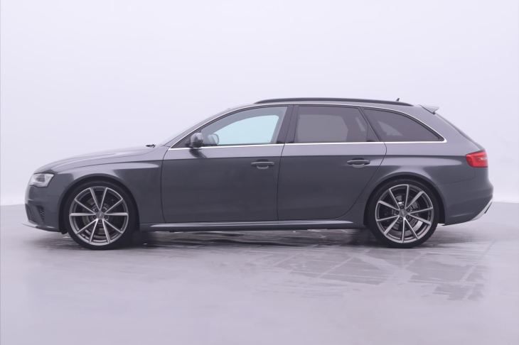 Audi RS 4 4.2 FSI V8 331kW 1.Maj Serviska