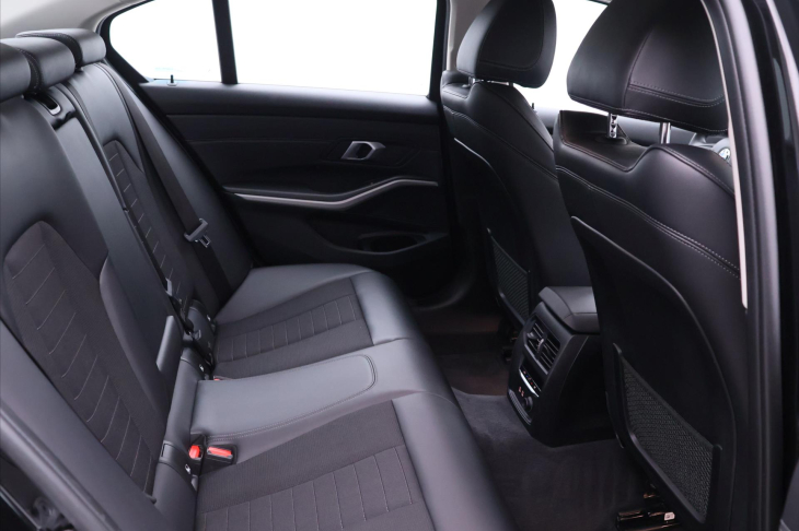 BMW Řada 3 2,0 320d 140kW xDrive CZ