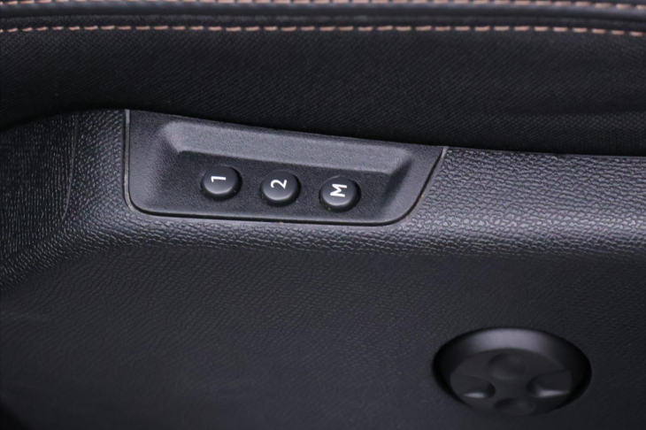 Peugeot 3008 1,2 e-THP 96kW Aut. GT Line