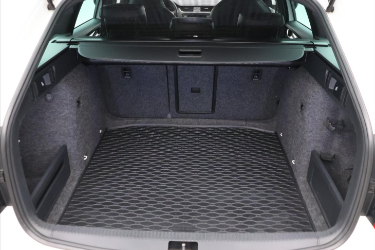 Škoda Octavia 2,0 TDI 135kW Xenon RS