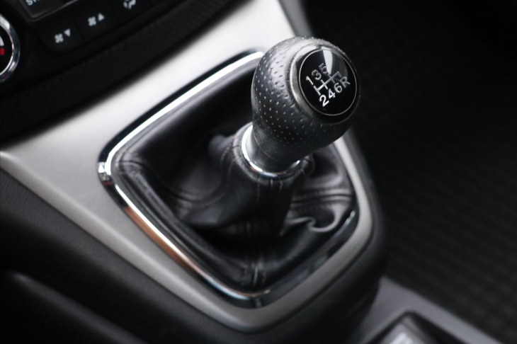 Honda CR-V 1,6 D 88kW Comfort CZ Navi