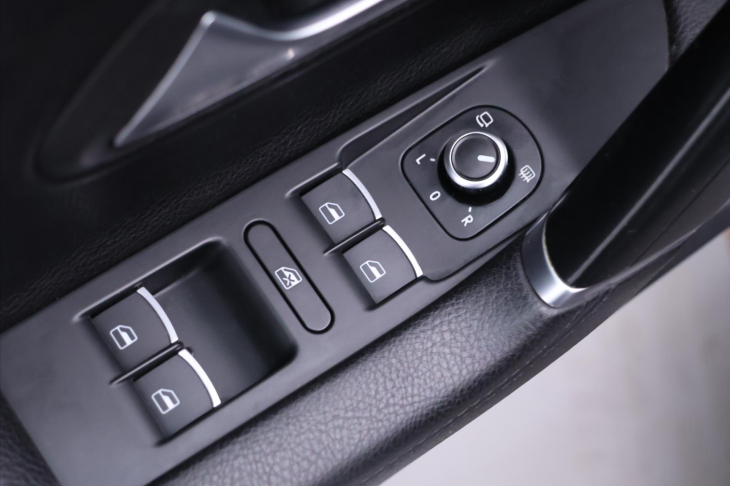 Volkswagen CC 2,0 TDI 130kW DSG 4M CZ