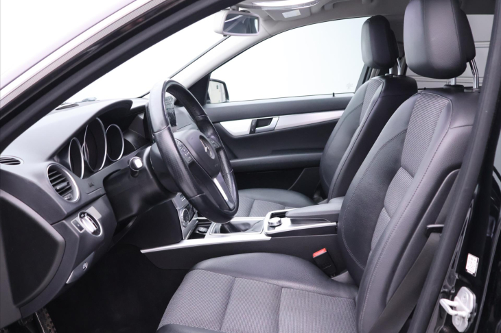 Mercedes-Benz Třídy C 2,1 220CDI 125kW Aut.klima Xenon