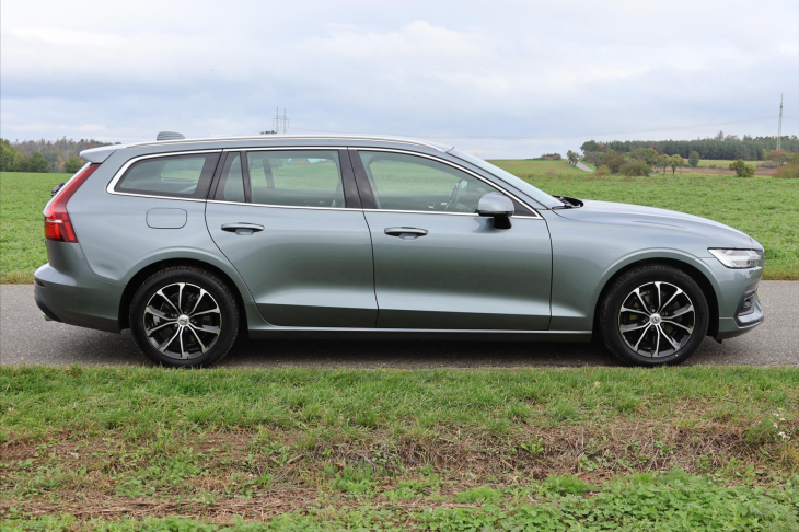 Volvo V60 2,0 D4 145kW Aut. LED Navi DPH