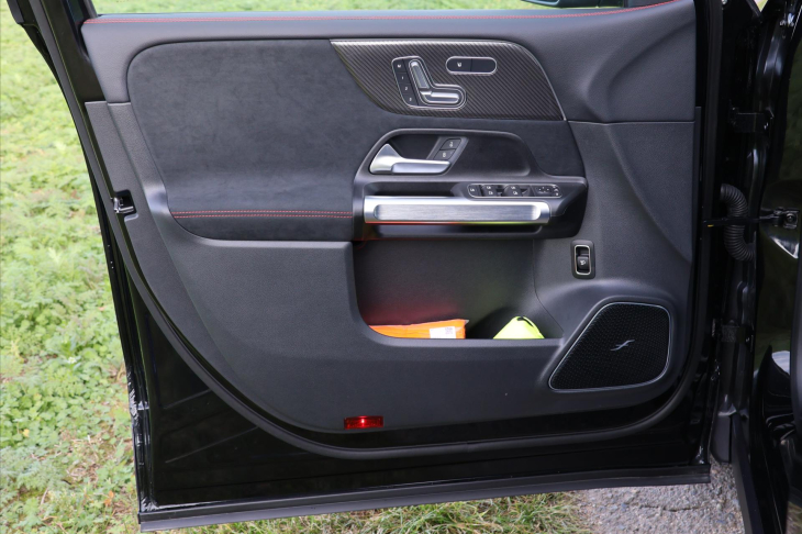 Mercedes-Benz GLB 2,0 200d 4MATIC AMG Premium+