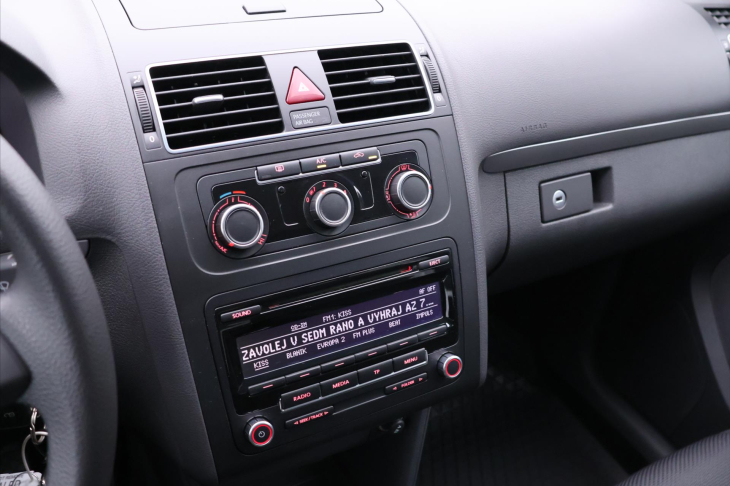 Volkswagen Touran 1,6 TDI CZ 7-Míst Serv.Kniha