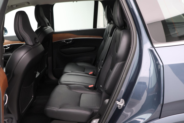 Volvo XC90 2,0 B5 173kW AWD LED CZ Kuže