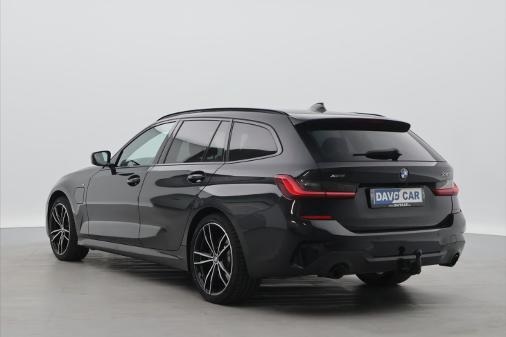 BMW Řada 3 2,0 330e xDrive M-Paket Laser
