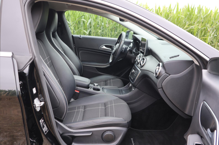 Mercedes-Benz CLA 2,0 250 155kW 4Matic Xenon