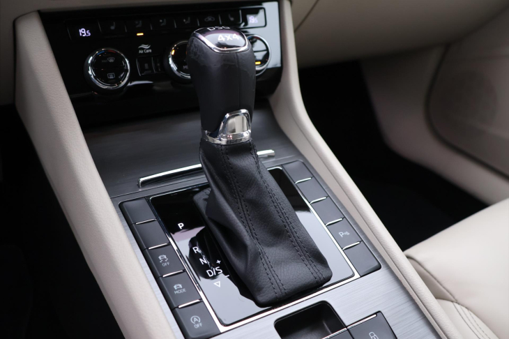 Škoda Superb 2,0 TDI 147kW Style 4x4 Kůže