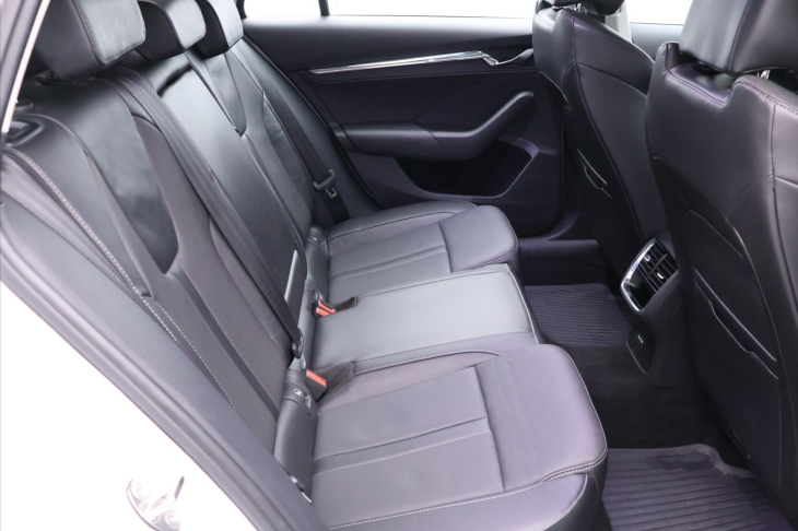 Škoda Octavia 2,0 TDI DSG Style Kůže Matrix