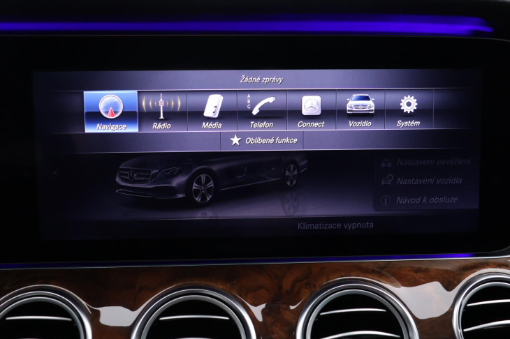 Mercedes-Benz Třídy E 2,0 220d 143kW 4Matic Aut. LED