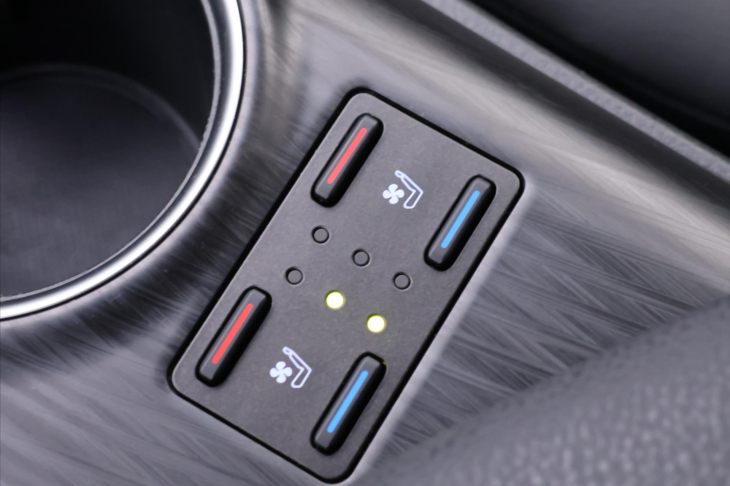 Toyota Camry 2,5 HB Executive CVT CZ DPH