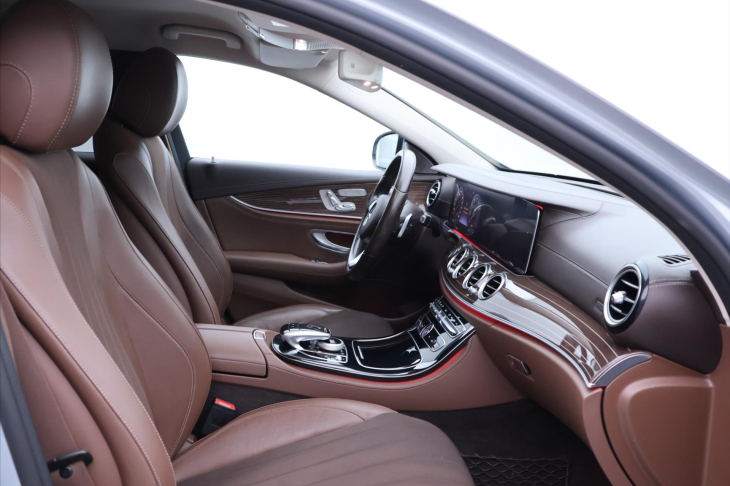 Mercedes-Benz Třídy E 2,0 4MATIC 135kW AT CZ