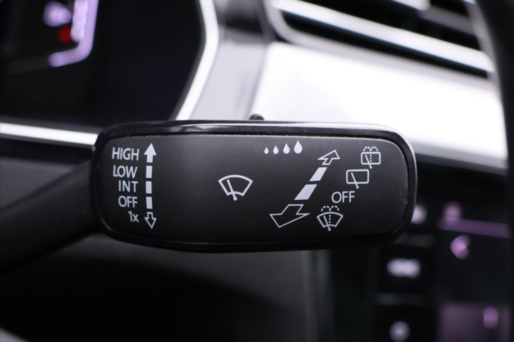 Volkswagen Passat 2,0 TDI 110kW DSG LED ACC Pano