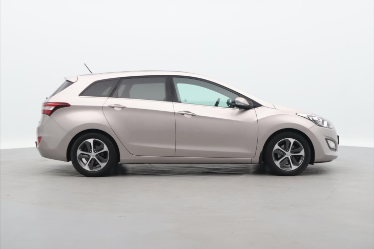 Hyundai i30 1.6 GDI 99kW CZ Trikolor Tažné