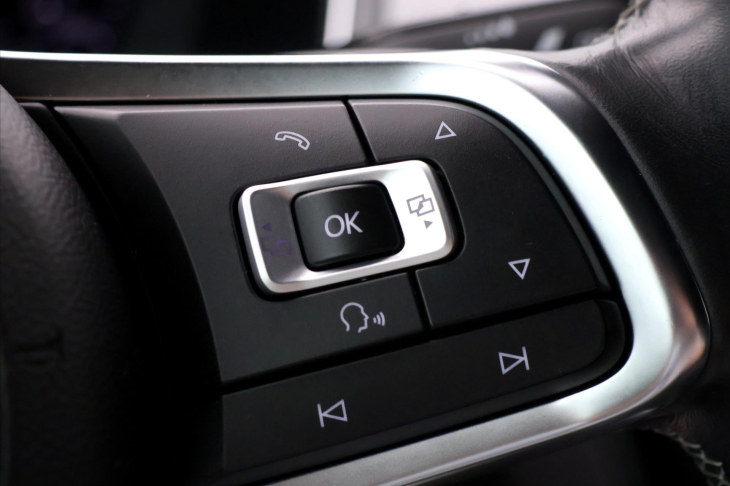 Volkswagen Arteon 2,0 TDI 176kW 4x4 R-Line CZ