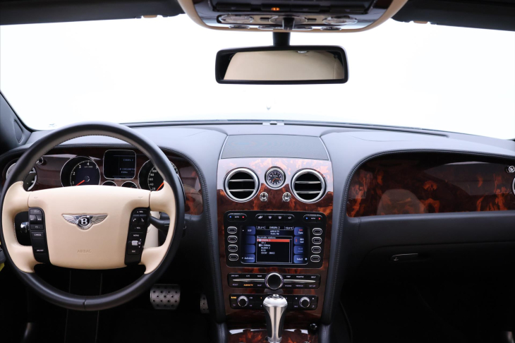 Bentley Continental Flying Spur 6,0 W12 412 kW 4x4 Kůže DPH