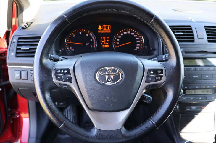 Toyota Avensis 2,2 D-4D 110kW Xenon Kessy