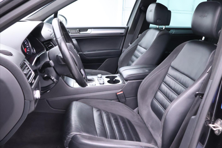 Volkswagen Touareg 3,0 TDI V6 DSG R-LINE CZ 4M