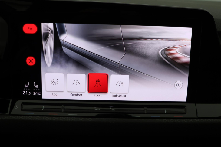 Volkswagen Golf 2,0 TSI GTI 180kW Virtual DPH