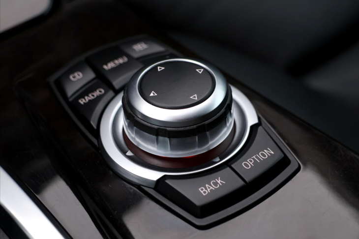 BMW Řada 5 3,0 535i 225kW Aut.klima Kůže