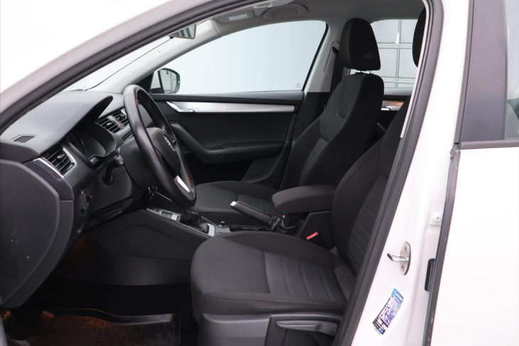 Škoda Octavia 1,6 TDI 81kW Style CZ Xenon