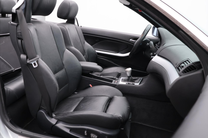BMW Řada 3 3.0 330i 170kW Mpaket BiXenon