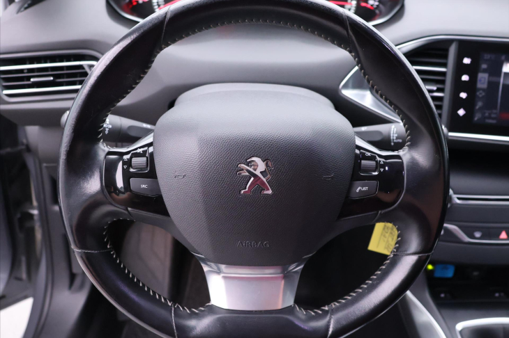 Peugeot 308 1,2 PT 96kW Allure LED Navi