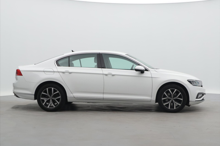 Volkswagen Passat 2.0 TDI 147kW DSG CZ Elegance