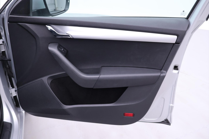 Škoda Octavia 1,6 TDI 85kW Ambition CZ